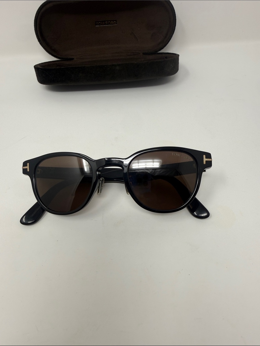 Tom Ford Men's Black Sunglasses with Gold Accents - Picture 2 of 8
